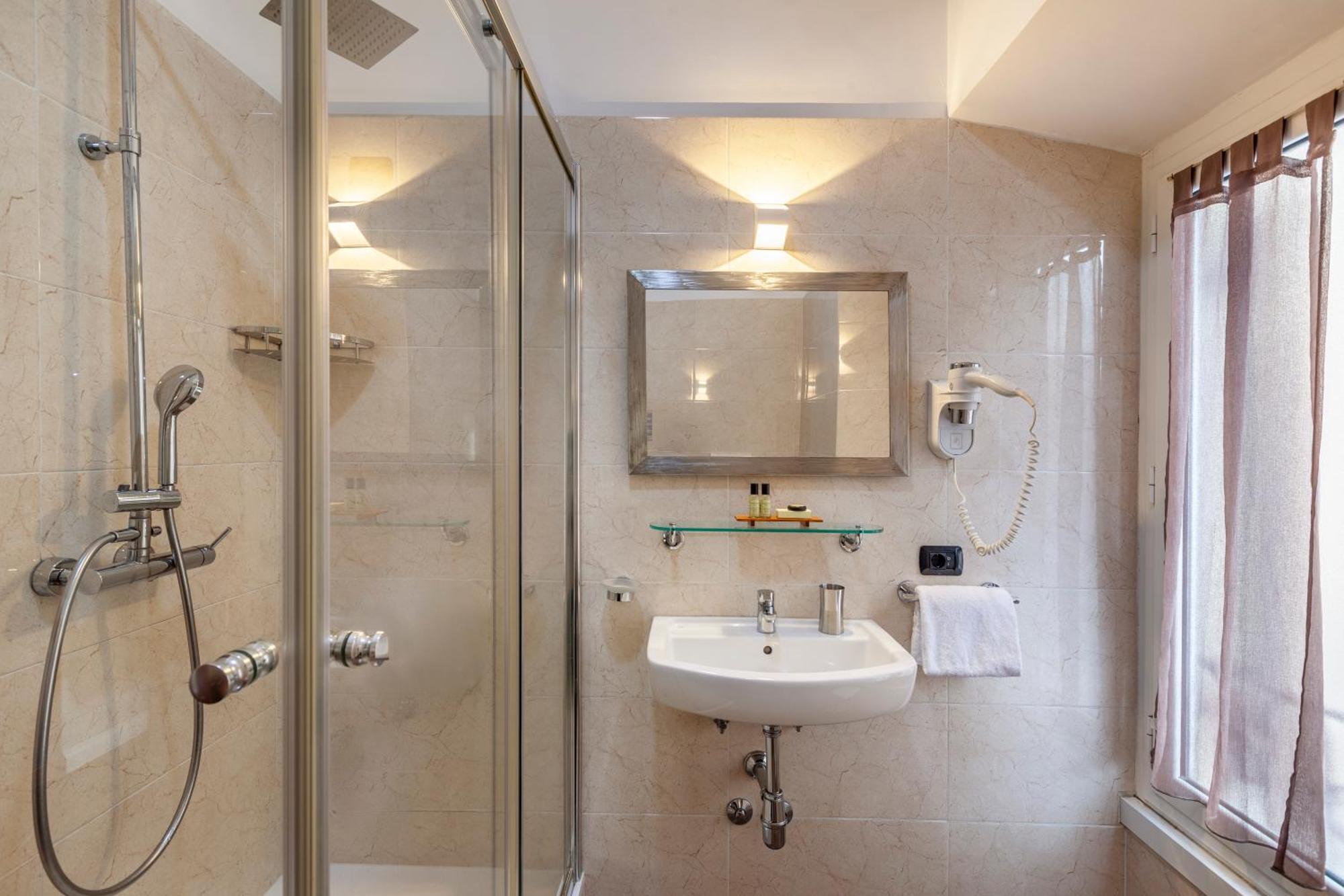 Inn Rome Rooms & Suites Kültér fotó