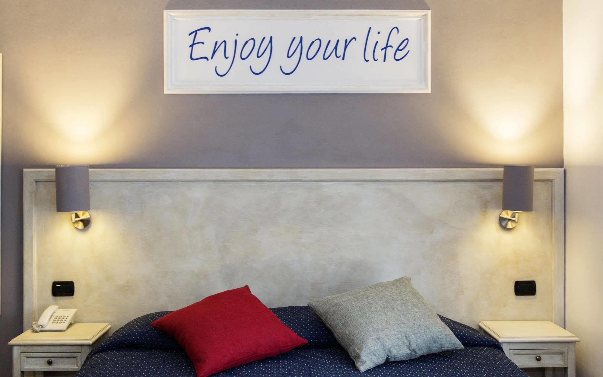 Inn Rome Rooms & Suites Kültér fotó